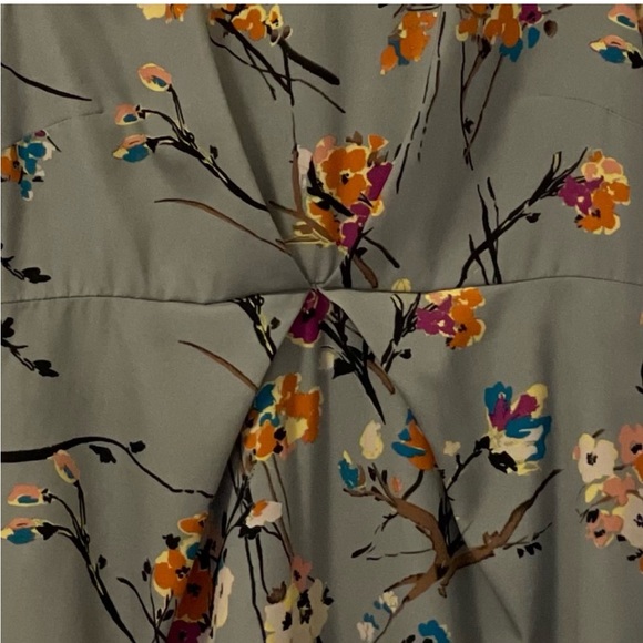 Darling Floral Print Grey Midi Dress. - Picture 2 of 4